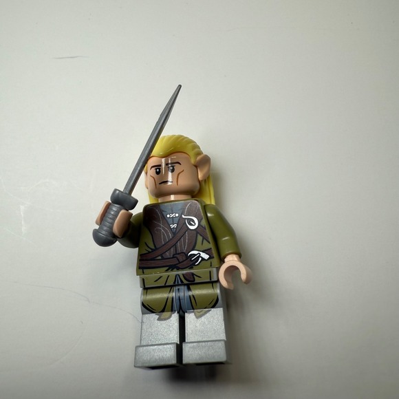 Lego Lord of the Rings Minifigure Legolas with Sword - Picture 1 of 3